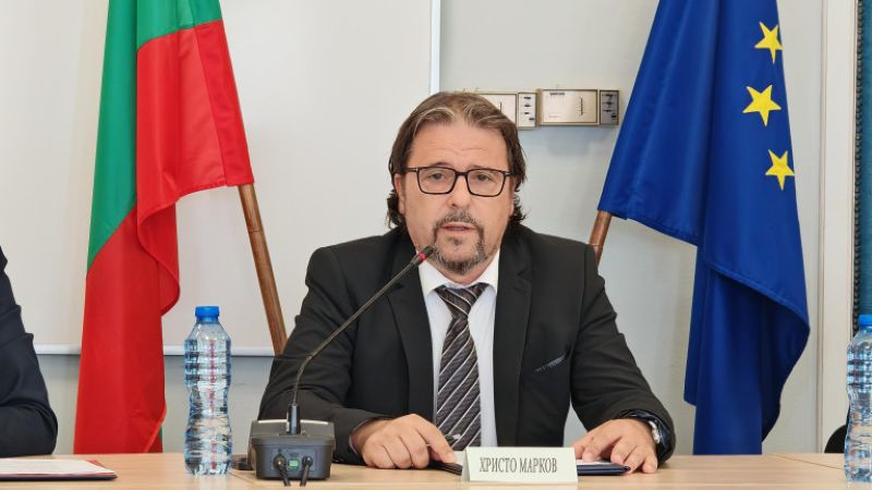 НАП и КЗП се хвалят, че са ни защитили: Еврото влезе без сътресения и шок в цените
